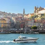 Camoes Downtown With Parking Porto