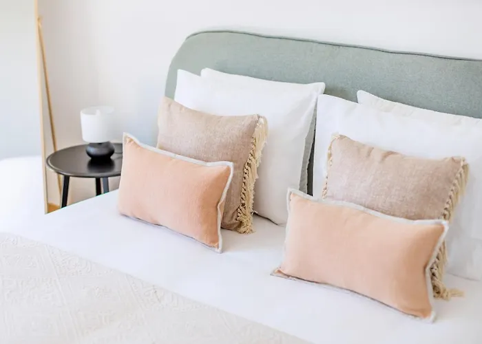 Daire Camoes Downtown With Parking