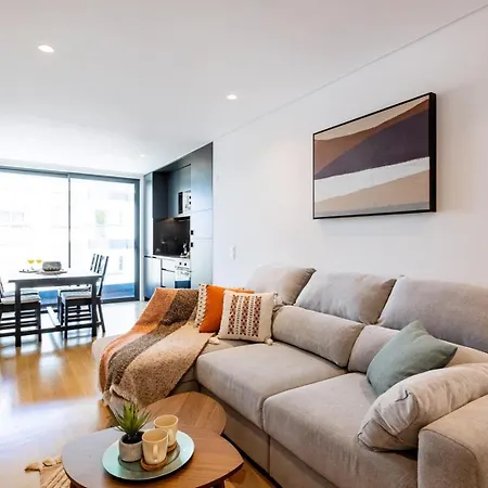 Apartment Camoes Downtown With Parking Porto