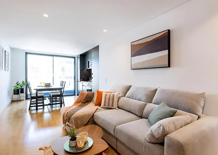 Apartment Camoes Downtown With Parking Porto