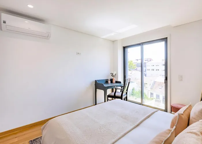 Apartment Camoes Downtown With Parking