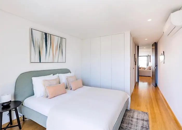 Apartment Camoes Downtown With Parking Porto