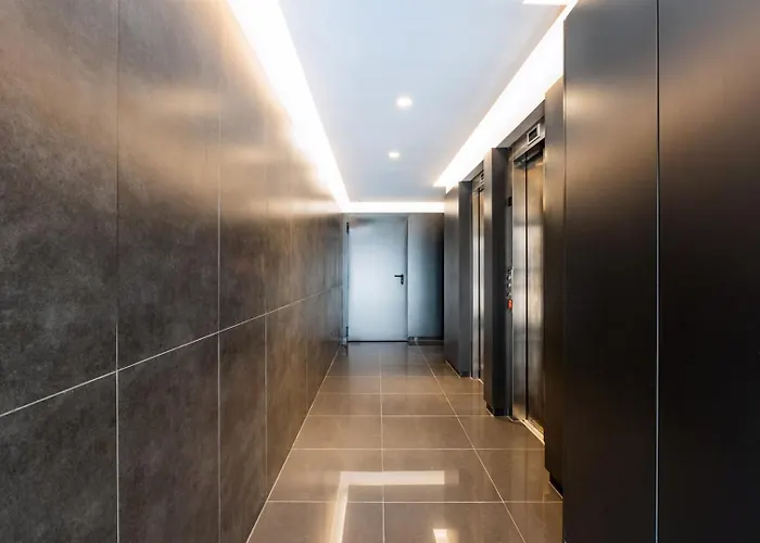 Camoes Downtown With Parking Apartment Porto