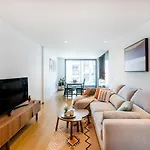 Camoes Downtown With Parking Appartement
