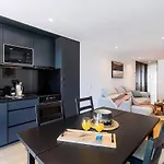 Camoes Downtown With Parking Appartement