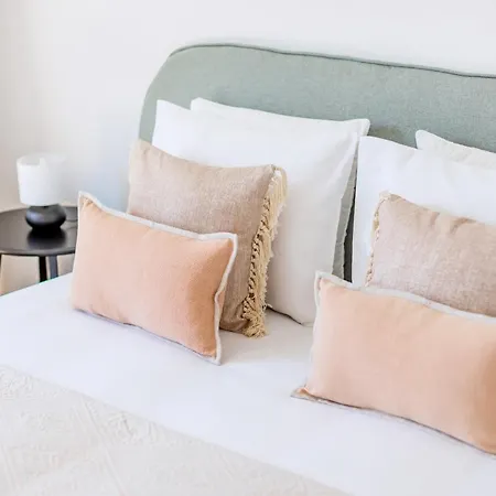 Camoes Downtown With Parking *