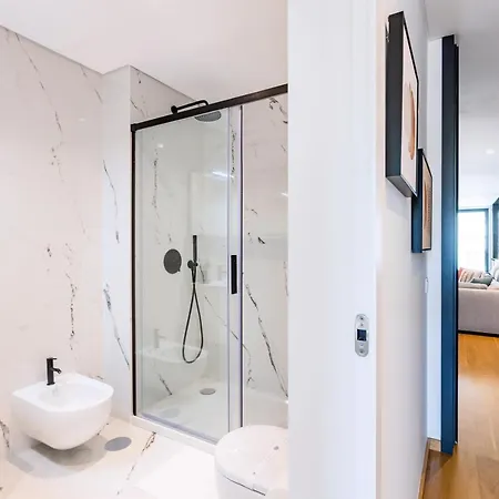 Camoes Downtown With Parking * Oporto