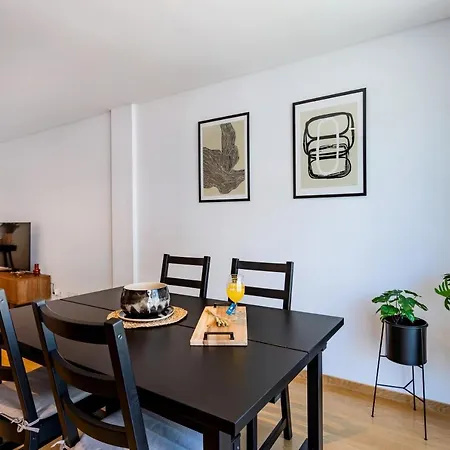 Camoes Downtown With Parking *