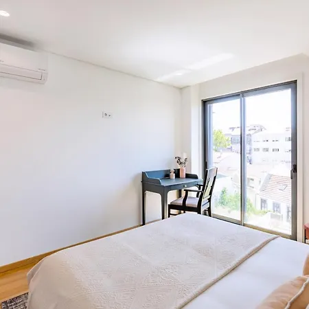 Camoes Downtown With Parking Апартаменты *