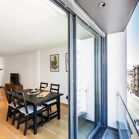 Camoes Downtown With Parking *