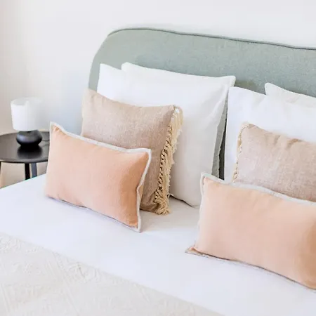 Daire Camoes Downtown With Parking