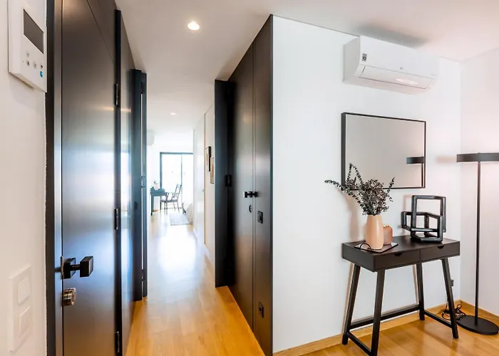 Camoes Downtown With Parking Apartment *