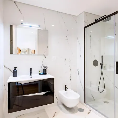 Camoes Downtown With Parking Διαμέρισμα